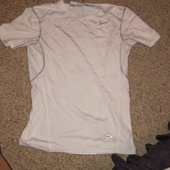nike white shirt - Picture 1 of 3